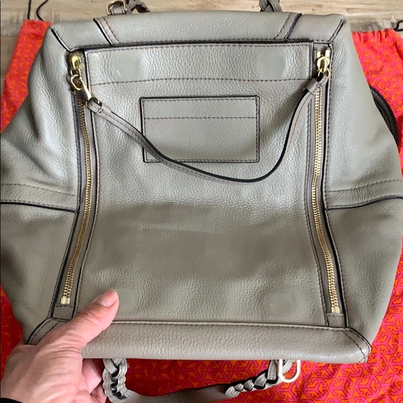 Tory Burch leather taupe bag w/ dust bag like new. Large version - Picture 6 of 10